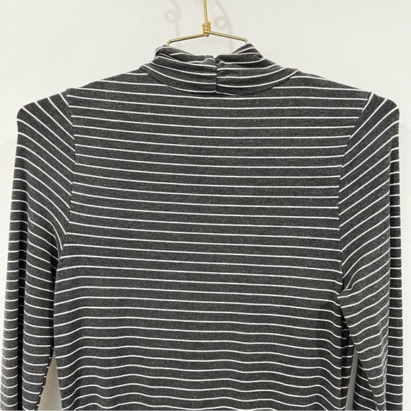 A pea In The Pod Gray Striped Maternity Dress Size Medium Ruching On Waist - Picture 8 of 12